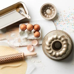 Gugelhupfform Ø 22 Cm SWEET BAKERY In Beige -Dekor Haus Geschäft butlers gugelhupfform o 22 cm sweet bakery in beige 2