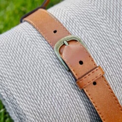 Picknickdecke L 150 X B 200cm WANDERLUST In Taupe-Weiß -Dekor Haus Geschäft butlers picknickdecke l 150 x b 200cm wanderlust in taupe weiss 4