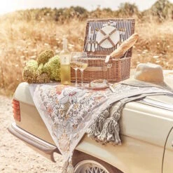 Picknickdecke L 175 X B 154cm BETWEEN FLOWERS In Creme -Dekor Haus Geschäft butlers picknickdecke l 175 x b 154cm between flowers in creme 7